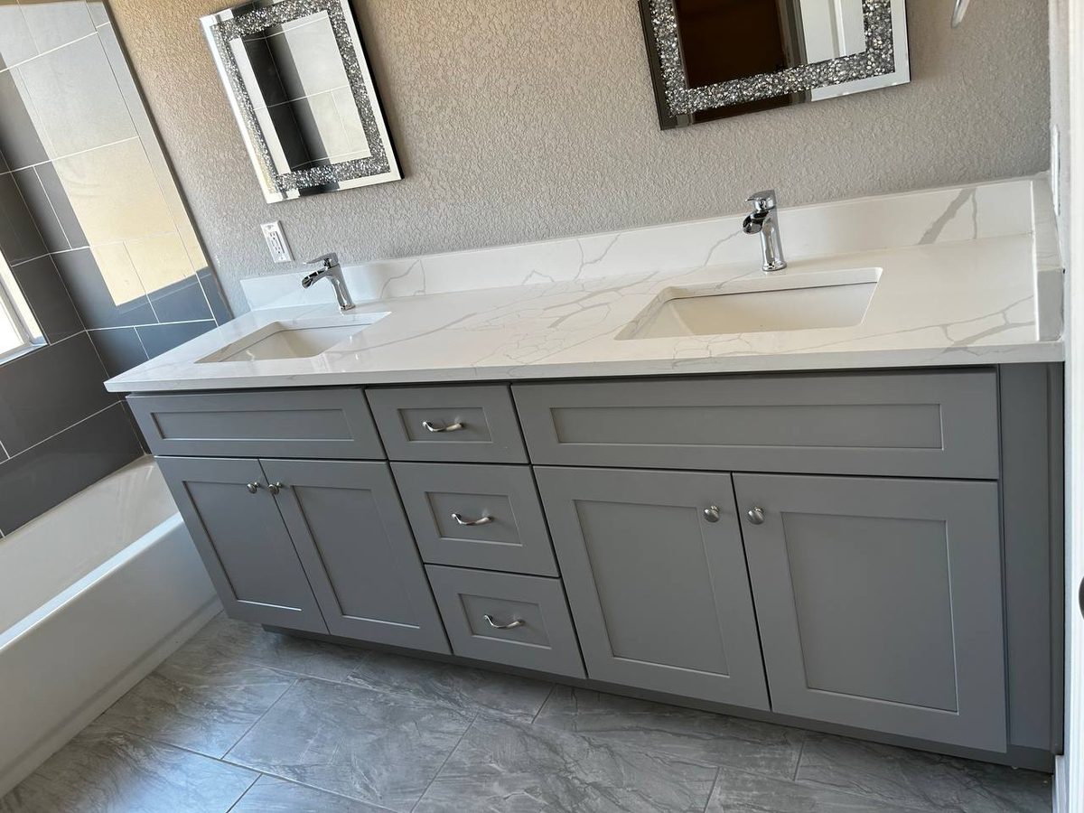 Grey double vanity with quartz countertop
