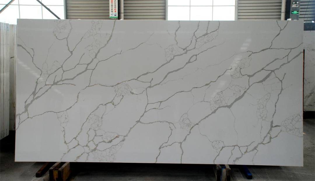 Calacatta quartz slab